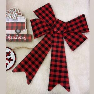 checkered buffalo plaid Christmas decorations